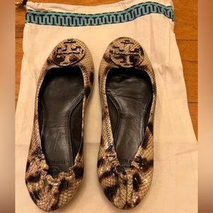 Used Tory Burch leopard print reva flats. Size 9